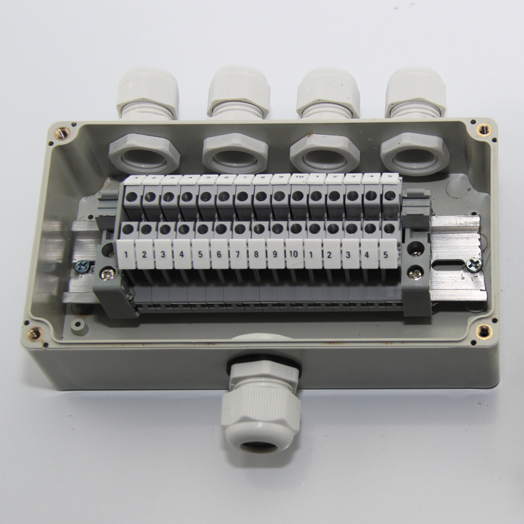 One-in-four-out waterproof junction box with terminal distribution box 15-bit junction row outdoor strong electric wiring box 4-in -1-out