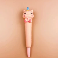 Розовый единорог