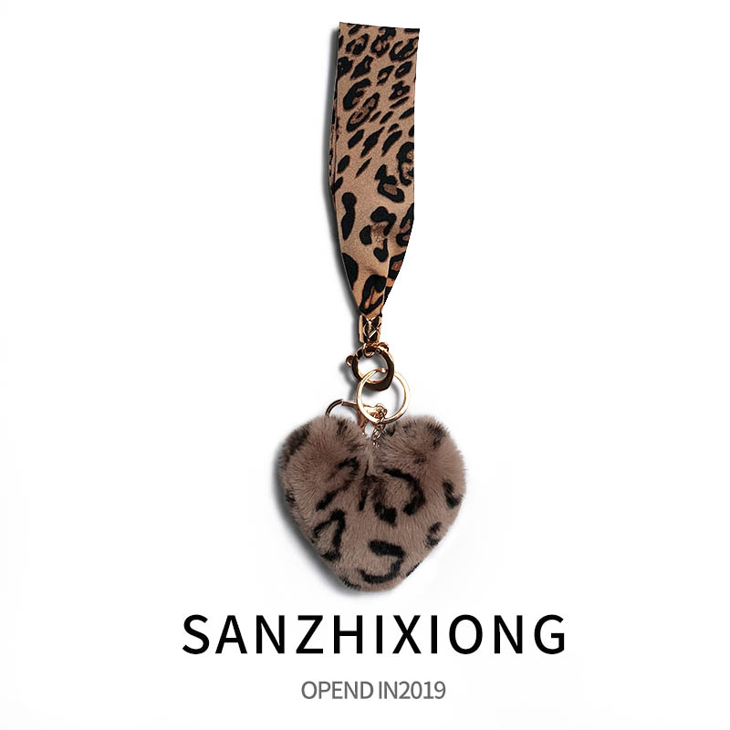 Personality BAO WEN love car key chain women's bag bag pendant small pendant plush ball peach heart key chain jewelry