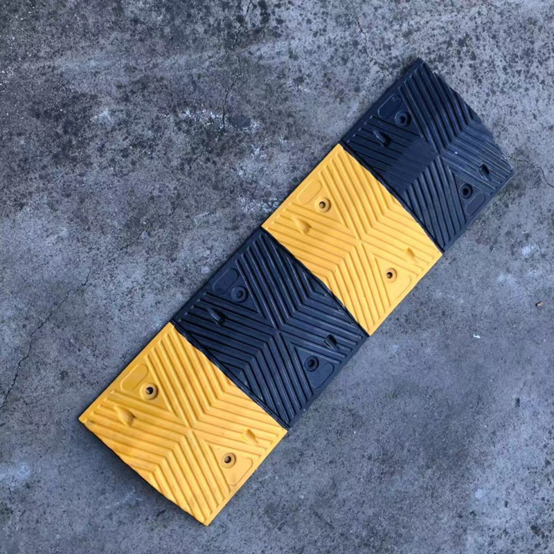 Deceleration belt Rubber trough slope step pad Rural deceleration ridge Cast iron deceleration plate thickened road deceleration belt