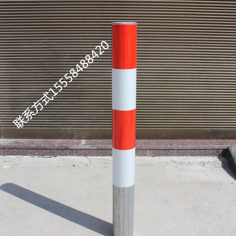 Pre-buried pile red and white crossing column galvanized steel pipe warning column isolation road pile iron column anti-collision column fixed pile