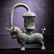 The Ruyi One takes a picture of the antique bronze ware Han Dynasty Bull Lamp Swing Piece Pure Bronze Vintage Lamp Pendulum bronze Art