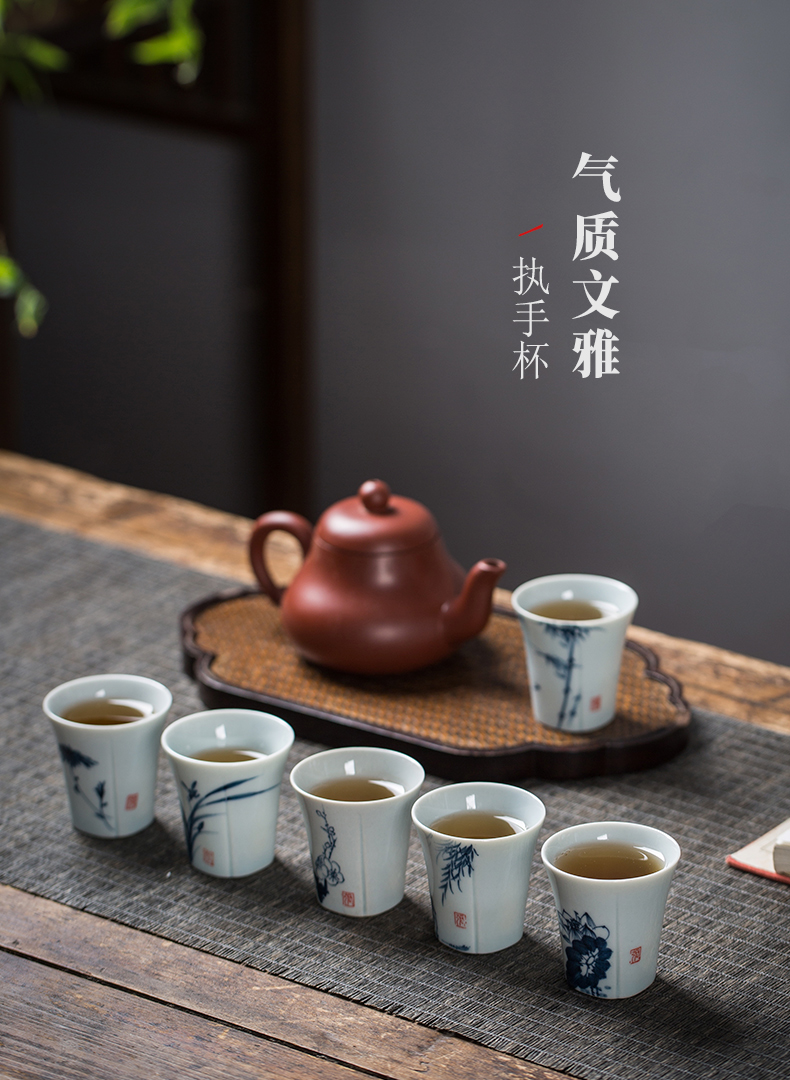 Hand made blue and white porcelain cup small kung fu tea set a single single CPU master cup Japanese tea taking tea cup