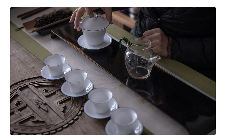 Kung fu tea cup single cup sample tea cup tea cup small Kung fu tea sweet white white porcelain of jingdezhen ceramics blue expressions using