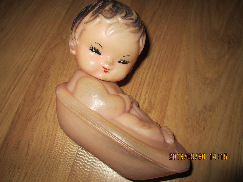 Old toys from a small talk about bathing children