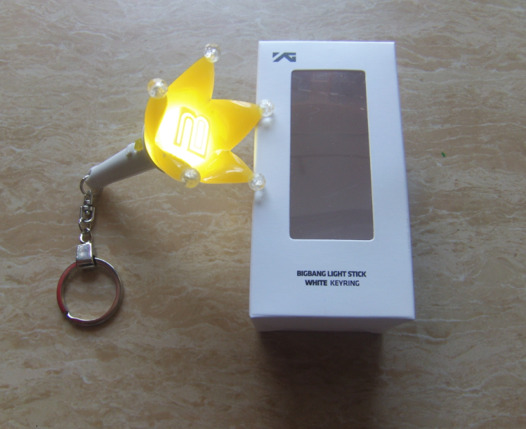 BIGBANG G-DRAGON Light Stick Keyring Glow LED Crown Hand Lamp