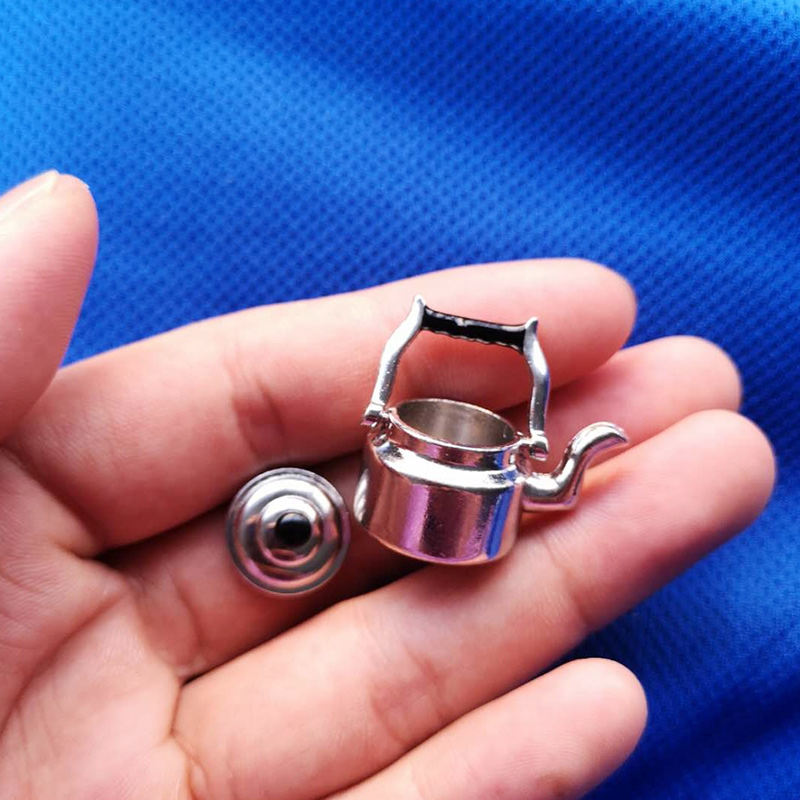 Miniature kettle model baby house Kettle accessories Mini food play scene scene landscape dollhouse toy