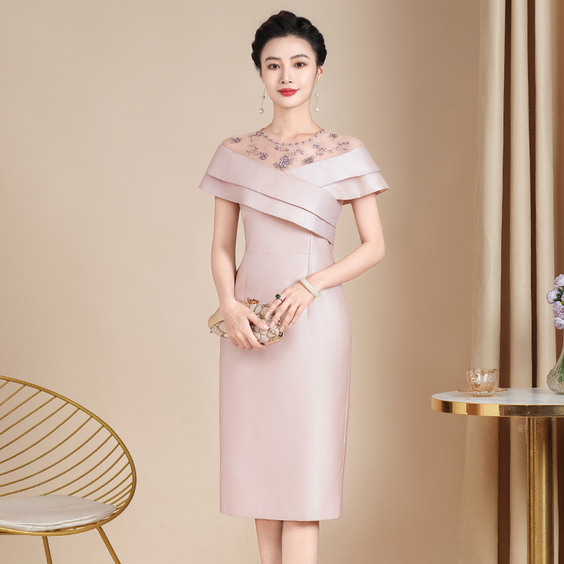 Elegant Mother-In-Law Wedding Banquet Dress, Can Be Worn Casually, 2026 New Model, Noble, Youthful, High-End, Age-Reducing One-Piece Dress with a Sense of Sophistication Elegant Mother-In-Law Wedding Banquet Dress, Can Be Worn Casually, 2026 New Model, Noble, Youthful, High-End, Age-Reducing One-Piece Dress with a Sense of Sophistication