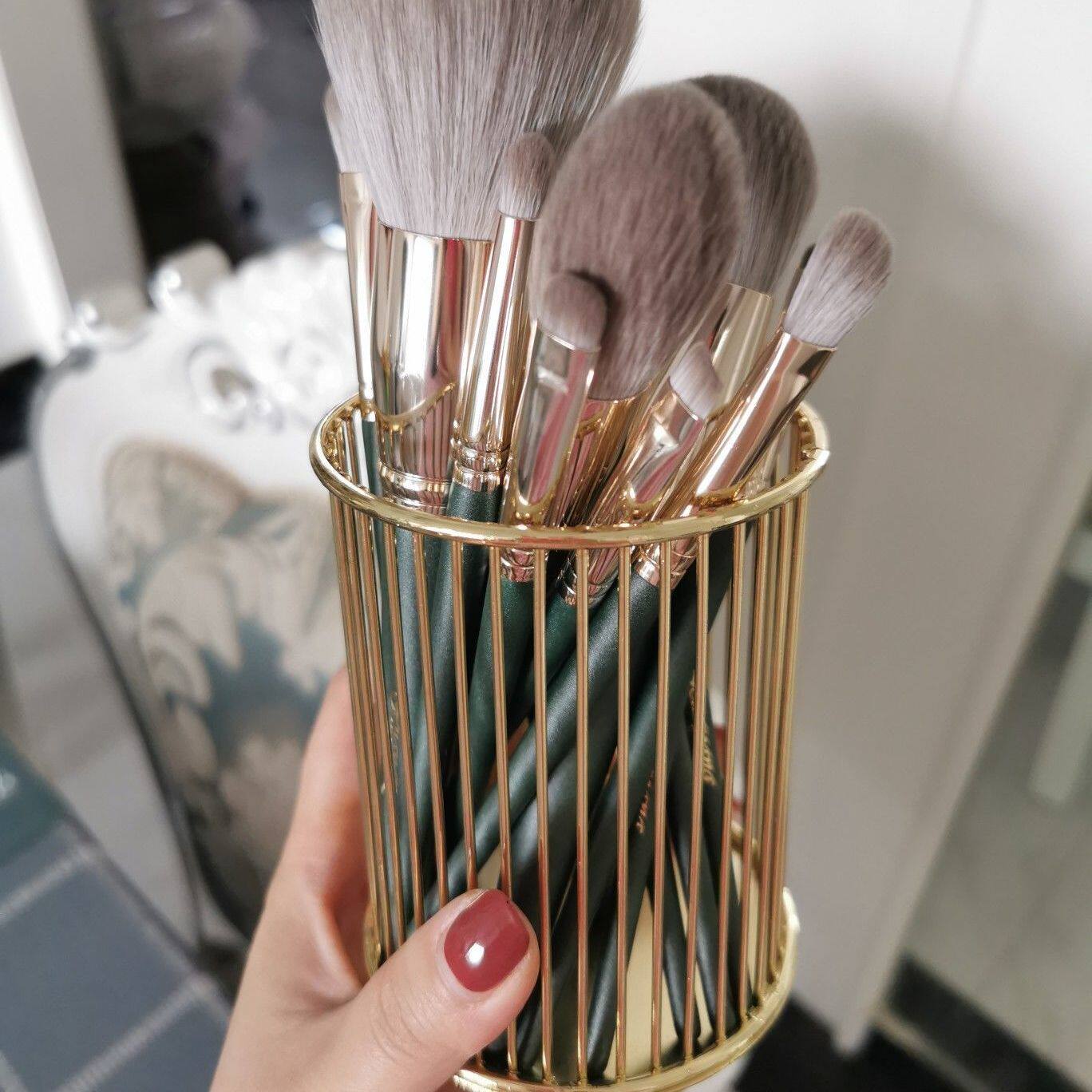 Ins style Nordic makeup brush bucket iron art storage artifact makeup makeup tool storage tube desktop pen bucket