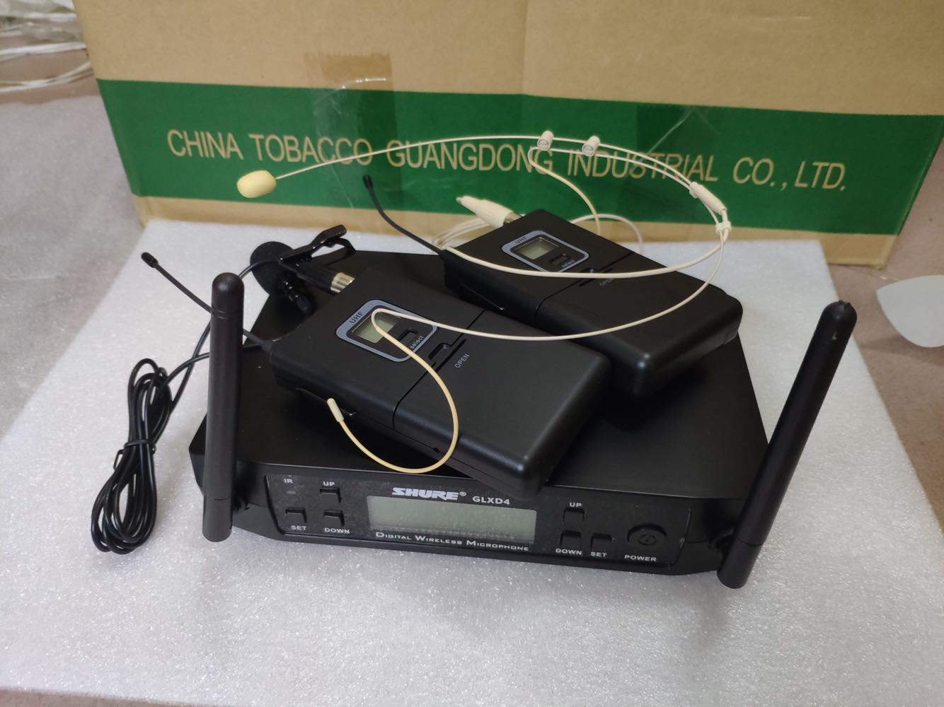 SHURE Shure GLXD4 one drag two lapel head-mounted stage FM headset professional performance