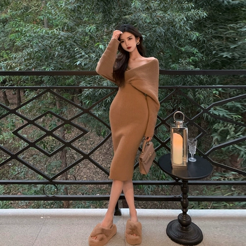 Сексуальное трикотажное демисезонное длинное трикотажное платье