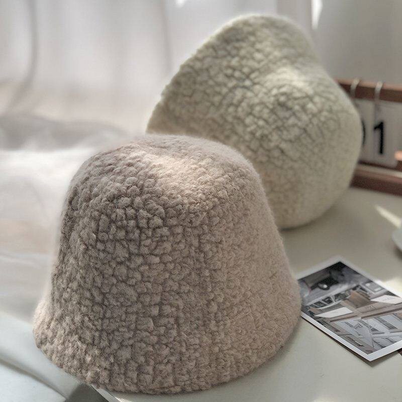 The plush bucket cap female and winter face small hair pot cap large head around 2021 new lamb hair tide