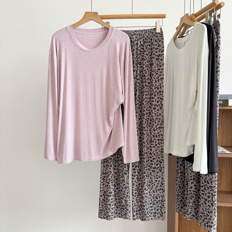 Leopard Print Pajamas for Women That Can Be Worn Outside, Spring and Autumn Long-Sleeved Modal Thin Casual Round Neck Comfortable and Soft Home Wear