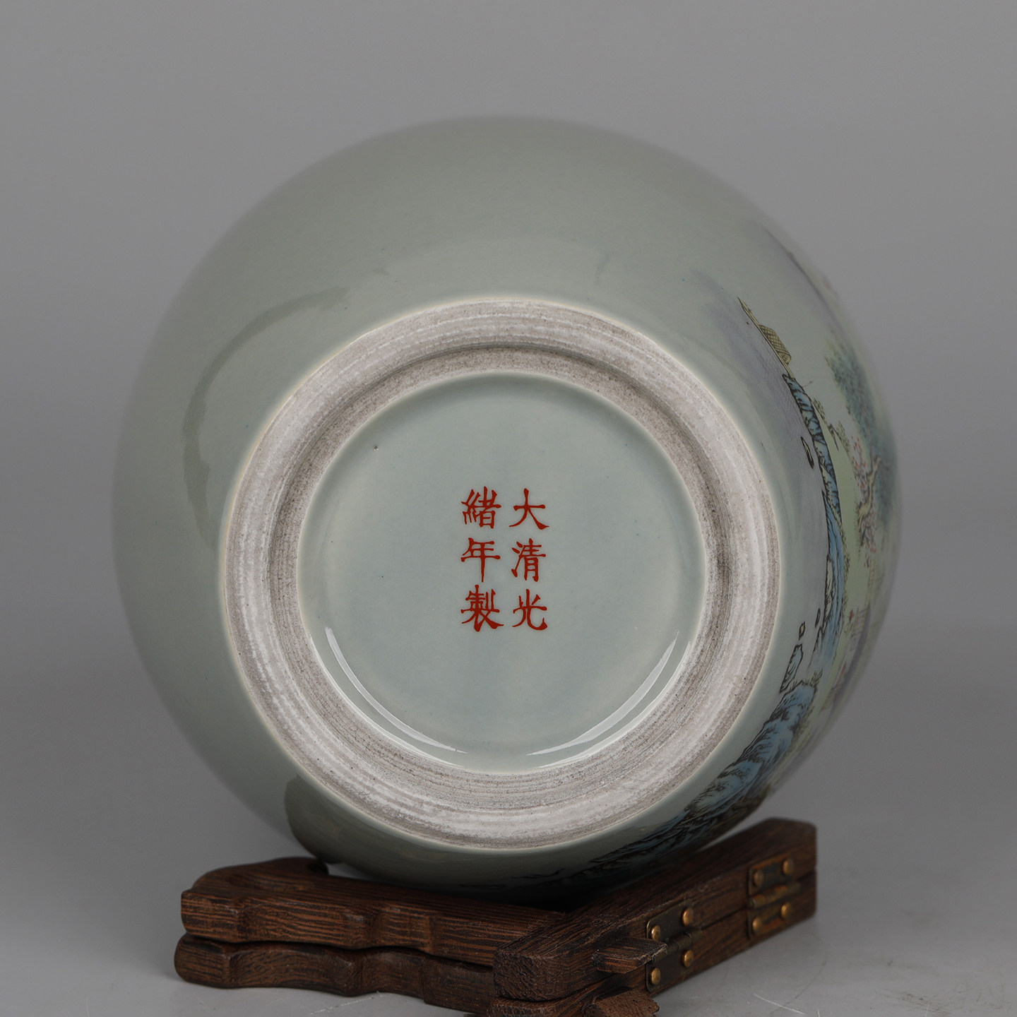 大清光绪年制款粉彩山水纹豆青酱釉口罐：穿越时光的艺术瑰宝-仿古瓷器