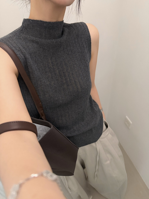 H-Xl2026 Early Autumn New Korean Style Slim-Fitting and Elegant Half-High Collar Knitted Sleeveless Vest M51387 H-Xl2026 Early Autumn New Korean Style Slim-Fitting and Elegant Half-High Collar Knitted Sleeveless Vest M51387