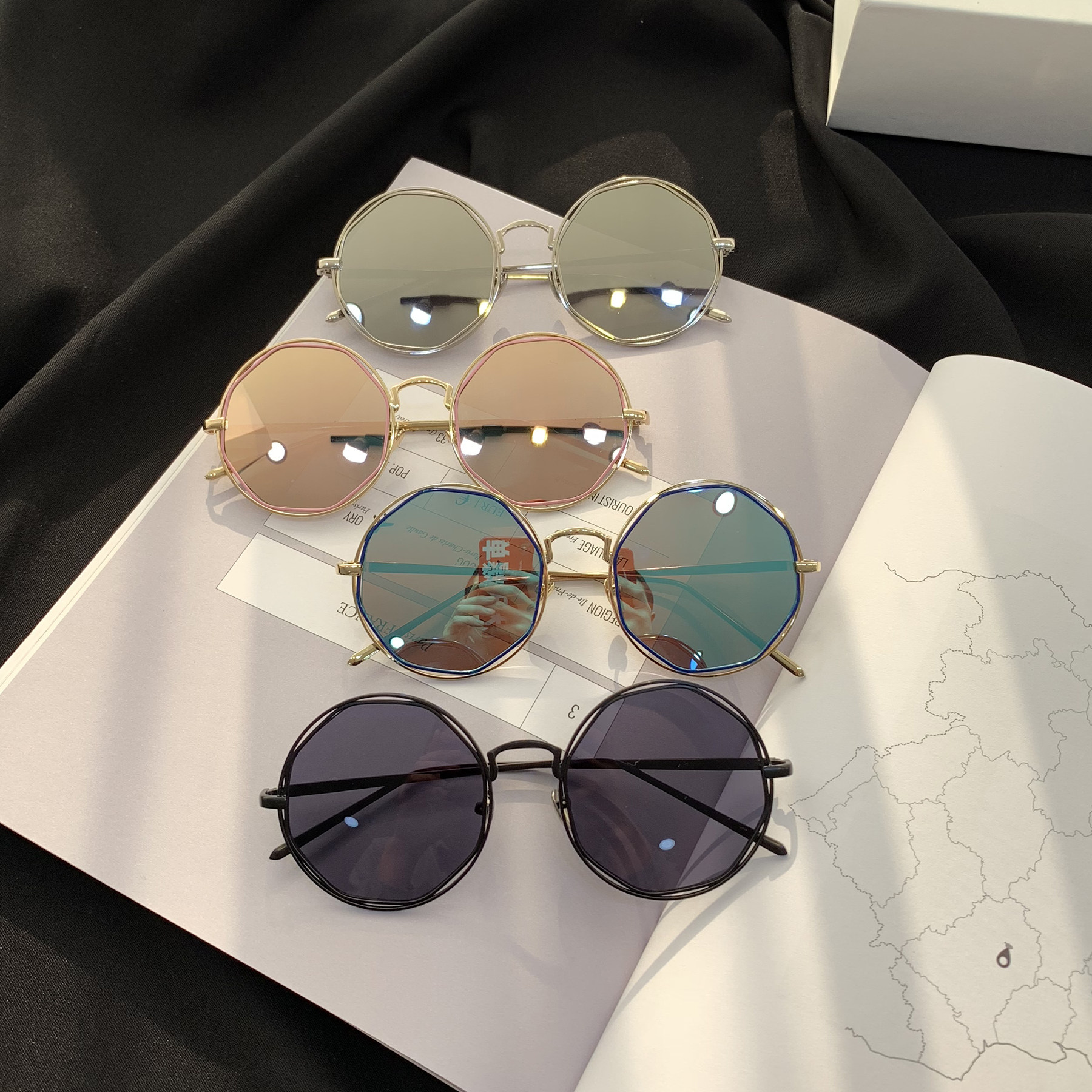 Retro metal hollowed-out round sunglasses 2019 original accommodation large frame long face round face wave men's glasses 100 lap sun glasses female