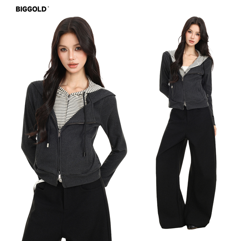 Biggold American-Style Striped Patchwork Fake Two-Piece Hooded Sweatshirt for Women, Autumn and Winter Design, Slimming Zipper Short Jacket Biggold American-Style Striped Patchwork Fake Two-Piece Hooded Sweatshirt for Women, Autumn and Winter Design, Slimming Zipper Short Jacket