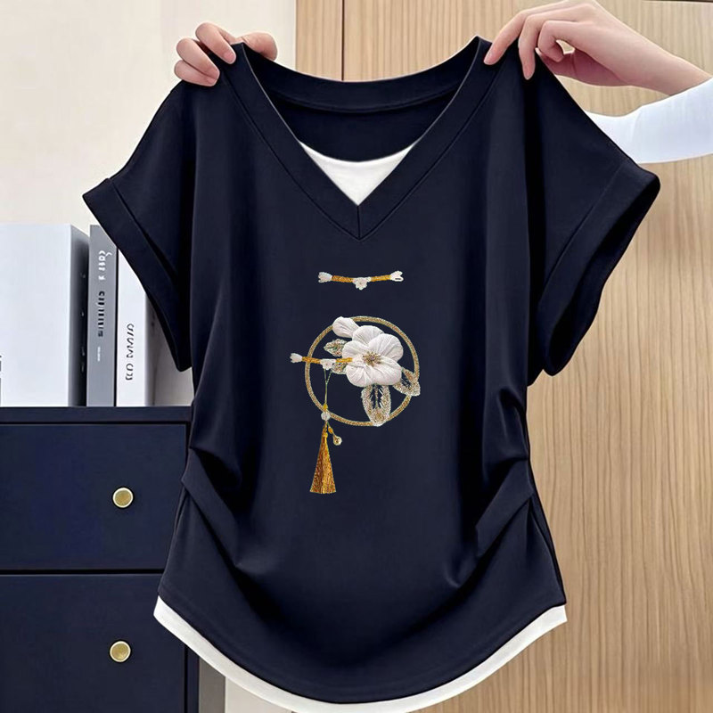 Pure Cotton Fashionable V-Neck Short-Sleeved T-Shirt for Women, Fake Two-Piece, Summer Age-Reducing, Stylish, Pleated, Irregular, Slimming Top, Trendy Pure Cotton Fashionable V-Neck Short-Sleeved T-Shirt for Women, Fake Two-Piece, Summer Age-Reducing, Stylish, Pleated, Irregular, Slimming Top, Trendy