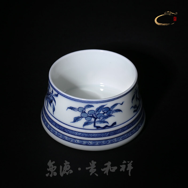 Jingdezhen and auspicious checking blue and white four fruit cup kung fu masters cup cup single CPU hand - made sample tea cup
