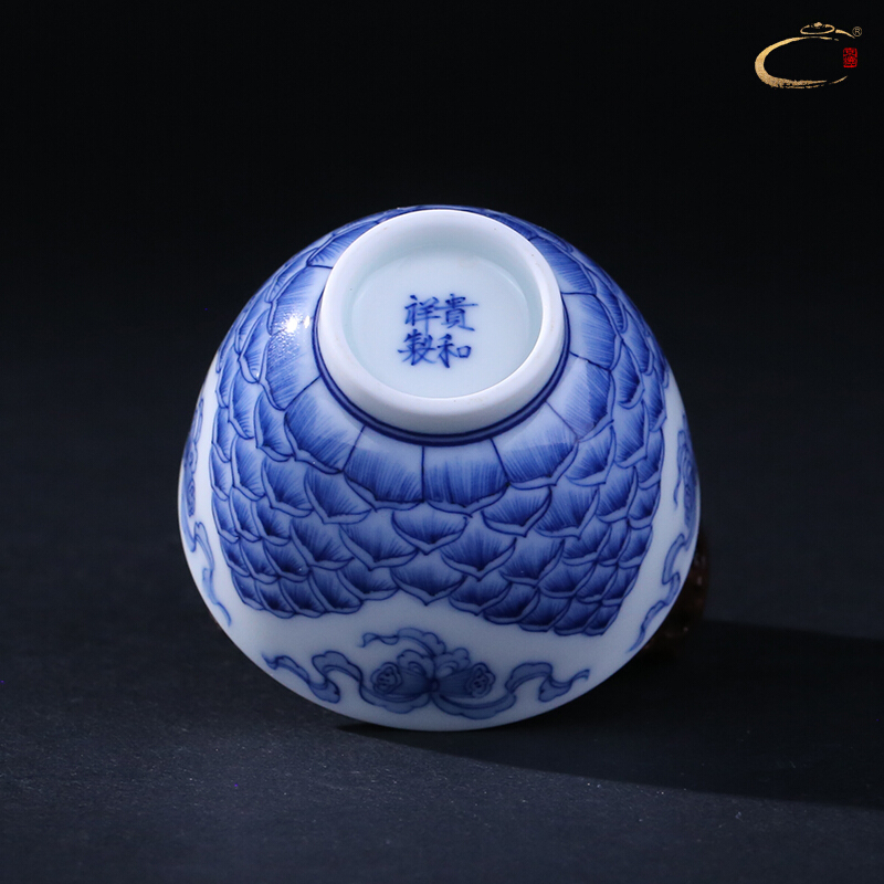 Jingdezhen blue and white youligong and auspicious good or a cup of pure manual master cup one hundred single CPU hand - made sample tea cup