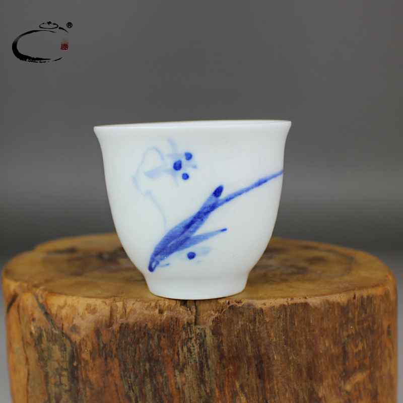 Old and auspicious small blue and white orchid the plants cup jingdezhen hand - made ceramic sample tea cup s kung fu tea cup