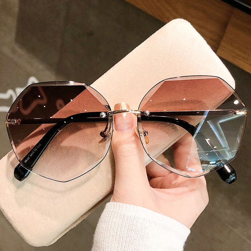 Sunglasses women 2020 new trend 2019 Korean version of the sunglasses fashion street shot net red the same anti-UV glasses