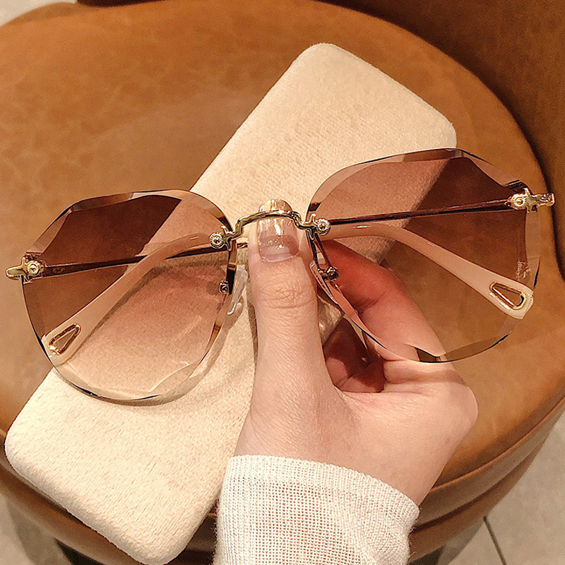 Sunglasses Women 2022 New Korean version of the Korean version Boomers Red Advanced Sense Sun glasses Round face Conspicuthin Anti UV