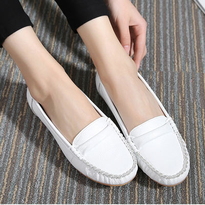 Genuine leather single shoes for women, small white shoes for nurses, flat shoes for middle-aged and elderly mothers, and flat work shoes on one foot