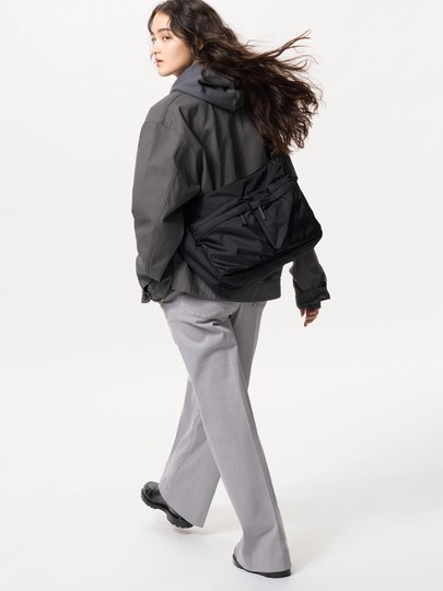 Uniqlo bolso de hombro casual para hombre y mujer bolso cruzado mochila repelente al agua correa para el hombro ajustable 476764