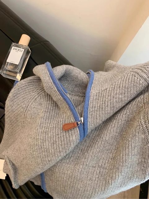 ເສື້ອກັນໜາວ zipper ສີເທົາສໍາລັບແມ່ຍິງ 2024 ລະດູໃບໄມ້ປົ່ງແລະດູໃບໄມ້ລົ່ນທີ່ຫນາແຫນ້ນແບບຂີ້ກຽດແບບຢືນຄໍ knitted cardigan ດ້ານເທິງ trendy