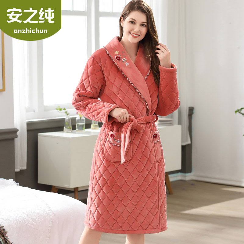 Pajamas women winter coral fleece thickened three-layer quilted long pajamas warm and cute autumn and winter ladies bathrobe