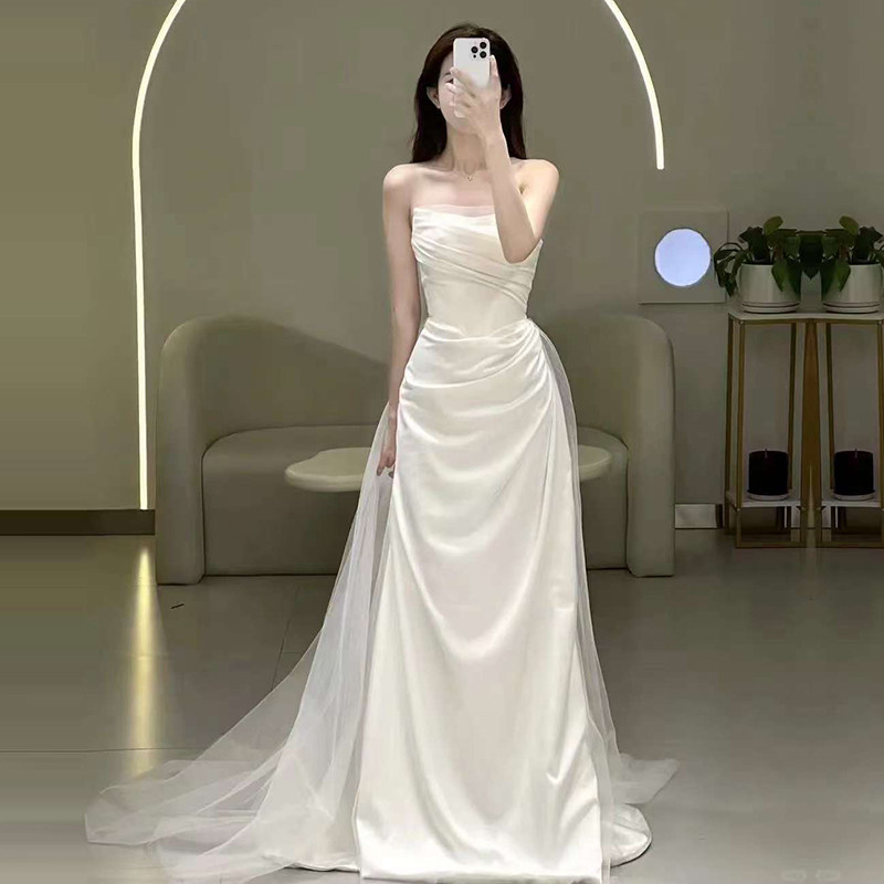 Корейская версия атласного свадебного платья-топика bride female 2026, новая белая юбка для свадебного платья для путешествий, простая и высококачественная текстура