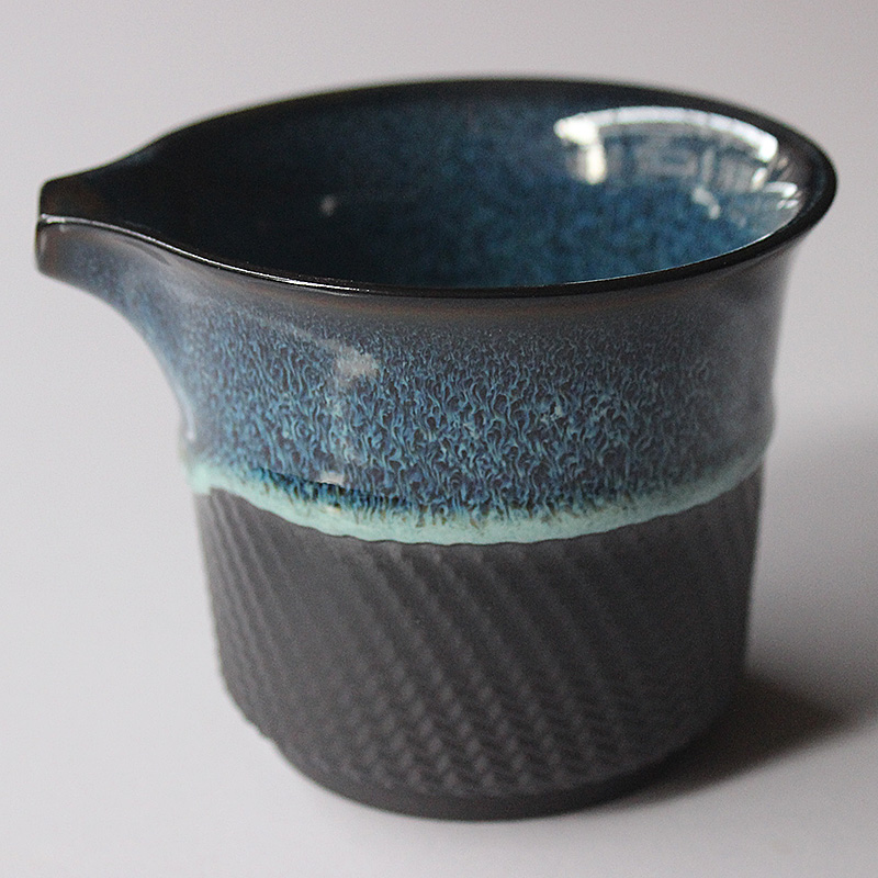 Tianmu glaze kiln changed to build a hand to grasp the road cup tea division retro Kung Fu tea ceramic household creative inventory processing