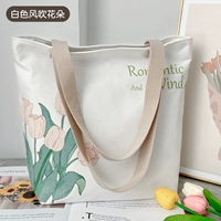 Белый, в цветочек