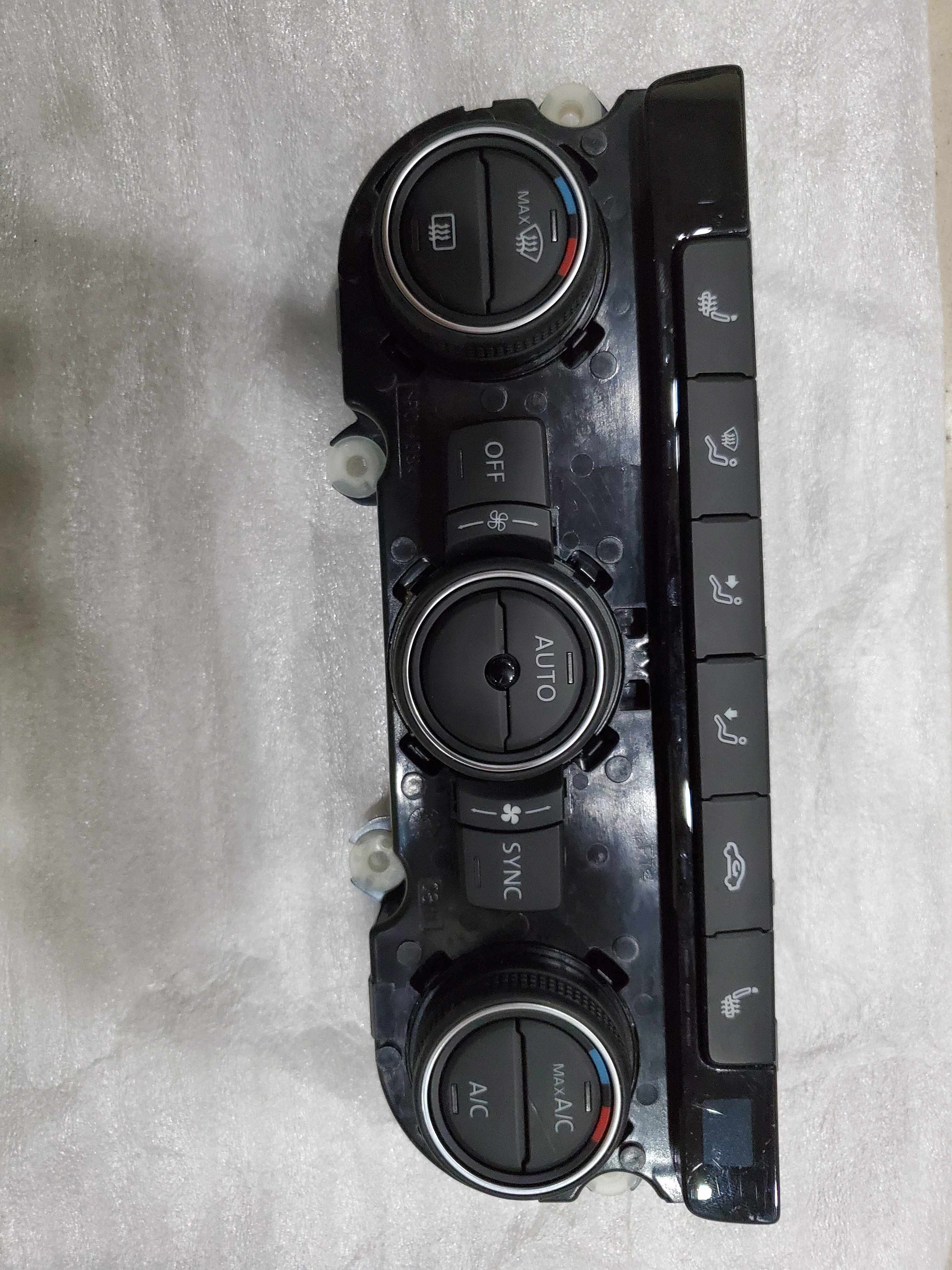 Volkswagen Tiguan air-conditioning panel automatic air-conditioning seat heating switch air-conditioning heating and cooling control panel 044J B