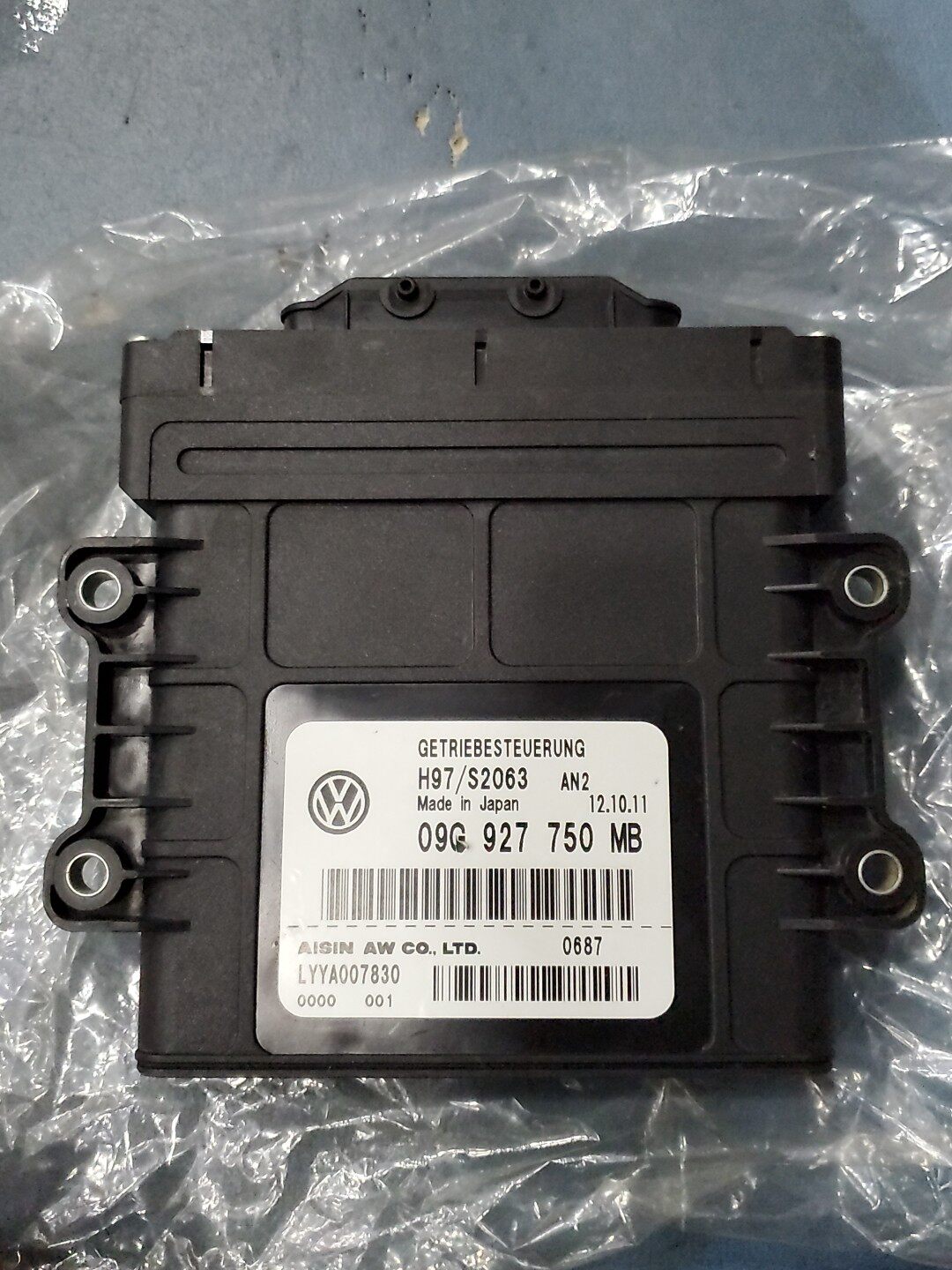 Volkswagen new Passat gearbox computer 09G 927 750MB 09G927750MB