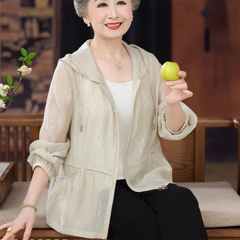Summer New Style Hooded Shirt for Middle-Aged and Elderly People, Sun Protection Air-Conditioning Shirt, Zipper Slightly See-Through Printed Thin Coat, Grandma Outfit Summer New Style Hooded Shirt for Middle-Aged and Elderly People, Sun Protection Air-Conditioning Shirt, Zipper Slightly See-Through Printed Thin Coat, Grandma Outfit
