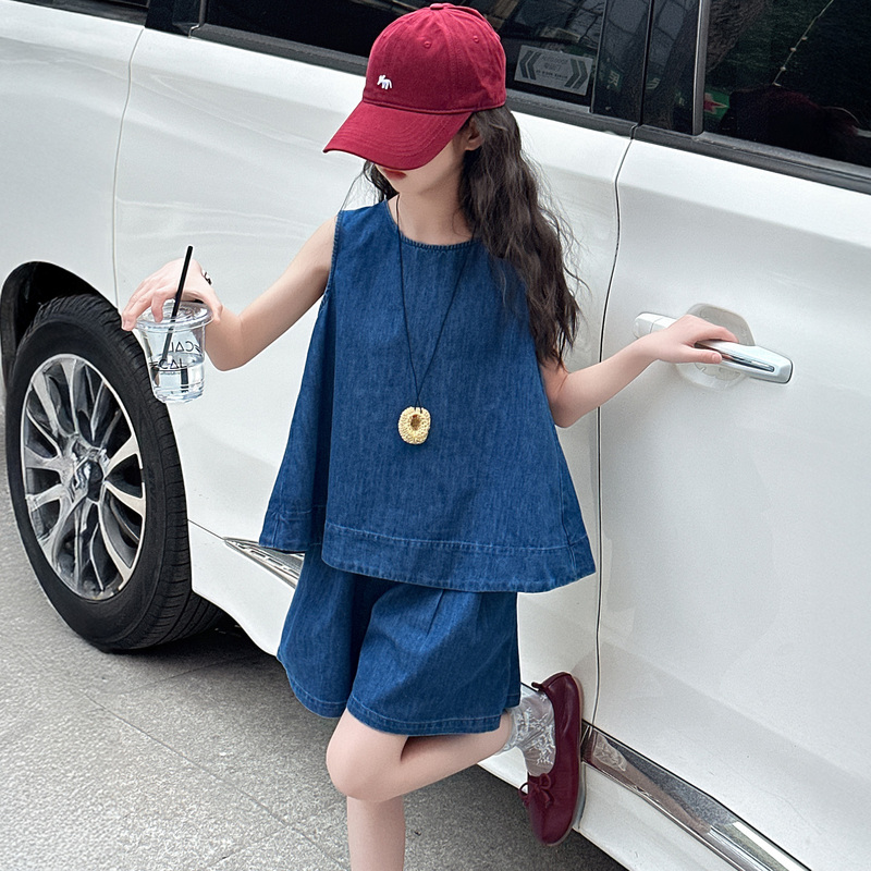 Girls' Summer Denim Vest and Shorts Two-Piece Set 2026 New Style Sweet Babydoll Top Two-Piece Set for Older Children