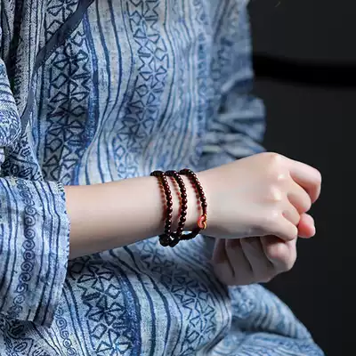 Late autumn Indian leaflet red sandalwood hand red wooden rosary original Buddha beads ladies hand string Venus gift 0601