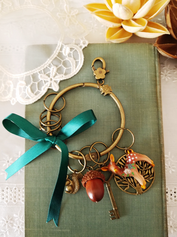 Retro Forest-Style Deer Pendant Large Keychain Keyring Gift for Girlfriend or Best Friend Christmas Birthday Gift Artistic