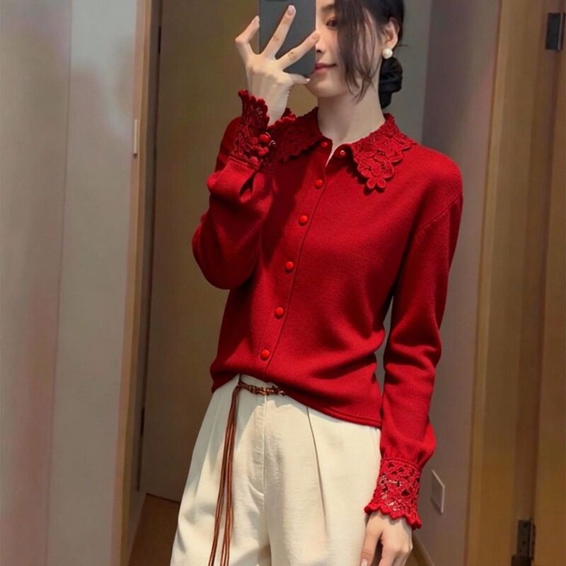 French Style Fashionable Retro Lace Blouse for Women, Autumn and Winter New Style, High-End, Elegant, Age-Reducing Red Top French Style Fashionable Retro Lace Blouse for Women, Autumn and Winter New Style, High-End, Elegant, Age-Reducing Red Top