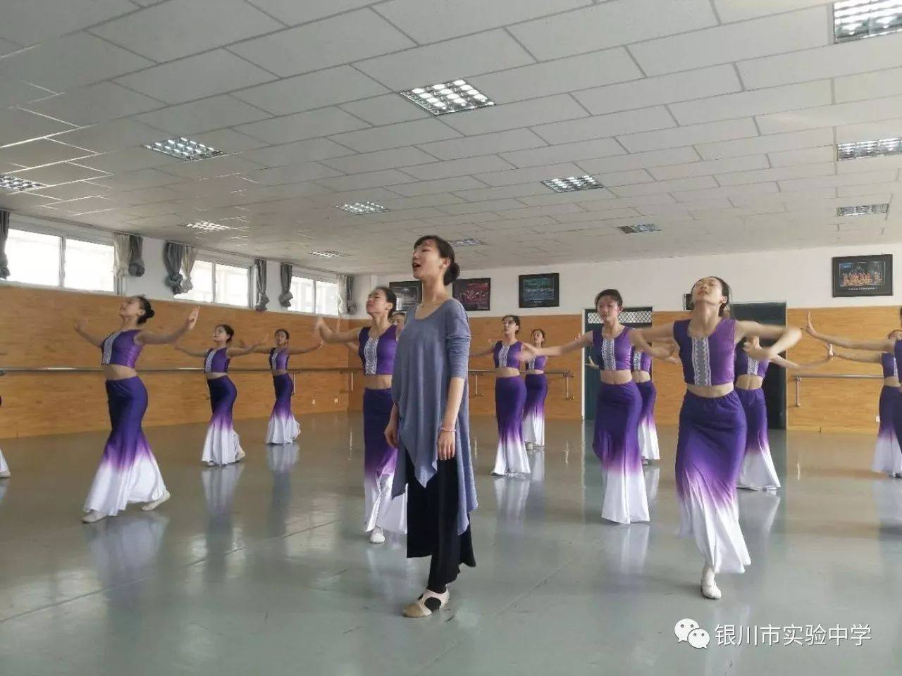 New purple gradient Dai ethnic dance plays out of the Dai ethnic dress Dai style Composition Stage Costume Fish Tail Skirt-Taobao