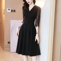Spring dress 2021 new dress French knee high-end foreign style Hepburn small black dress temperament slim skirt