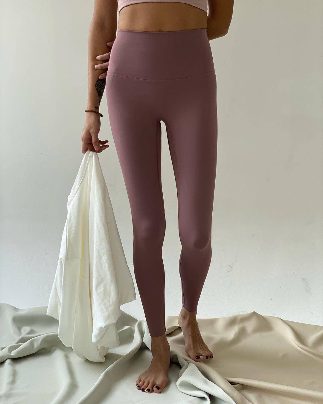South Korea's new spot routine yoga clothing high-waisted pants women's professional high-end nude pants lift hips and look thin