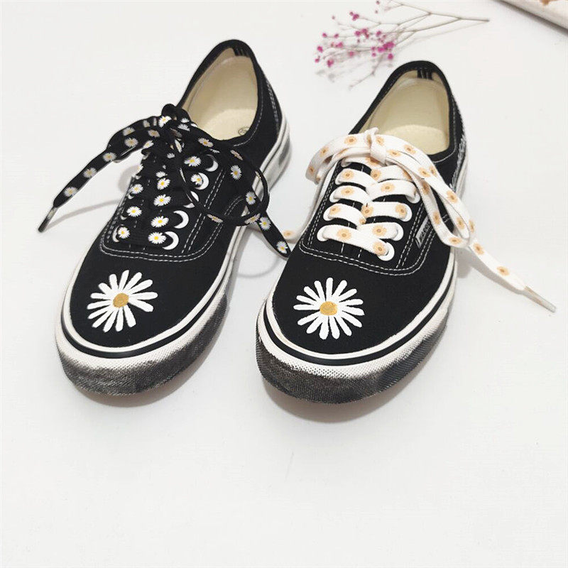 Pull back to make old hand-painted shoes small daisy Quan Zhilong GD joint name with the same small dirty shoes couple low-top canvas shoes spring