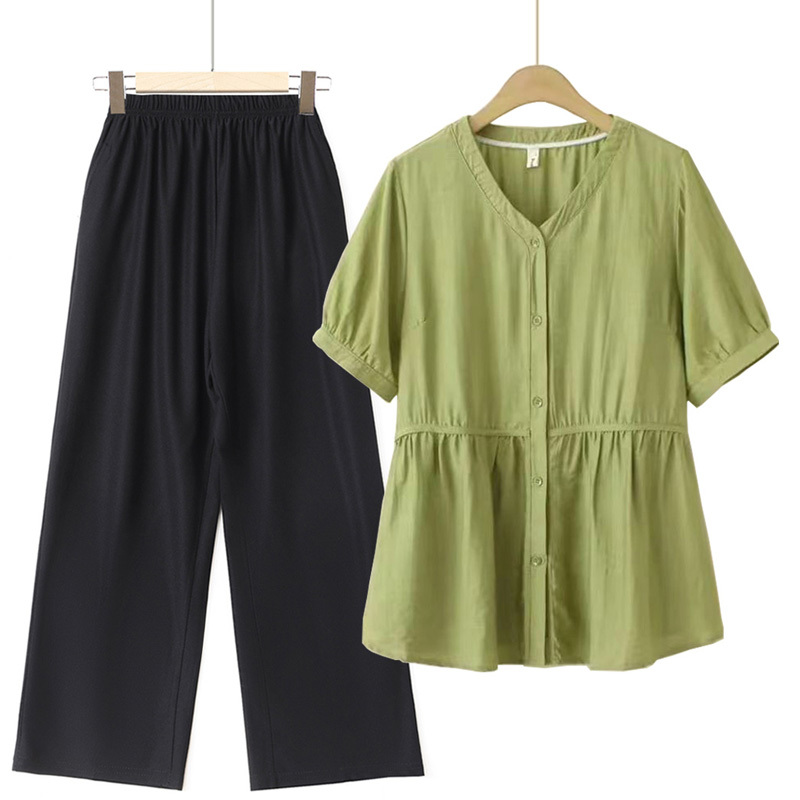 Plus-Size Short-Sleeved Shirt with a Flared Hem for Middle-Aged Women, Summer Fashion, Stylish, Age-Reducing, Slimming Shirt Plus-Size Short-Sleeved Shirt with a Flared Hem for Middle-Aged Women, Summer Fashion, Stylish, Age-Reducing, Slimming Shirt