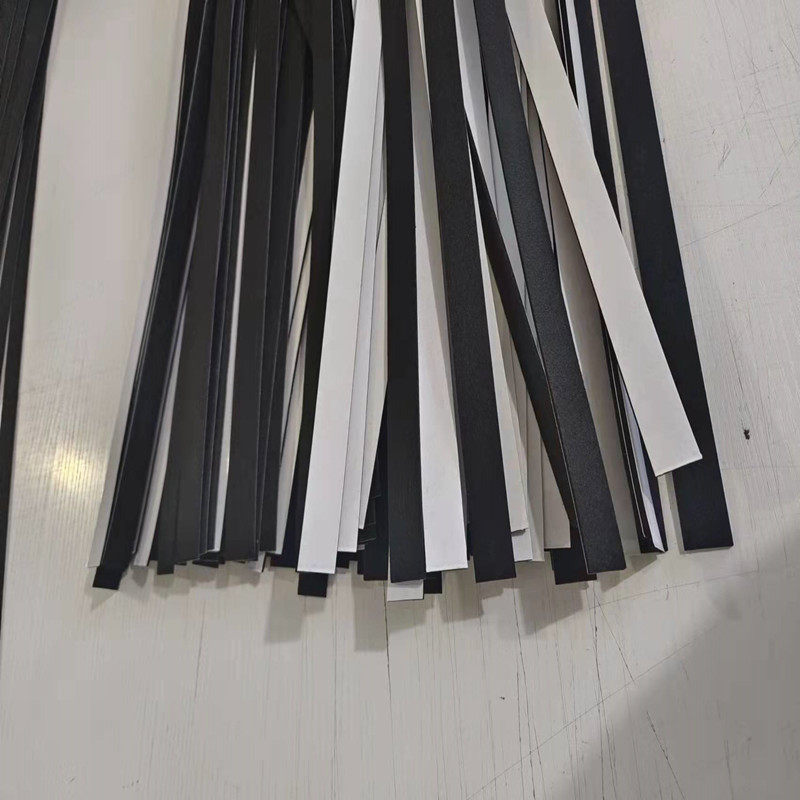 Adhesive felt strip industrial wool felt high-density anti-collision dust-proof wear-resistant seal block self-adhesive sound insulation 1-5mm