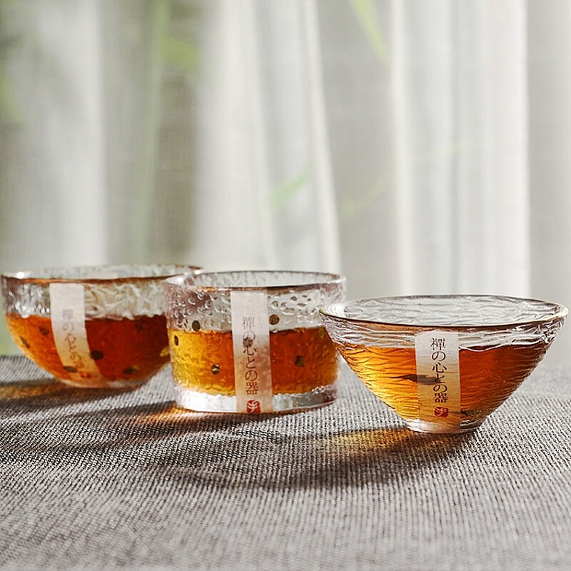 Japanese-style gold-painted glass small tea cups 2 heat-resistant hammer-pattern master cups for tea tasting single cup of sake kung fu tea bowl tea set
