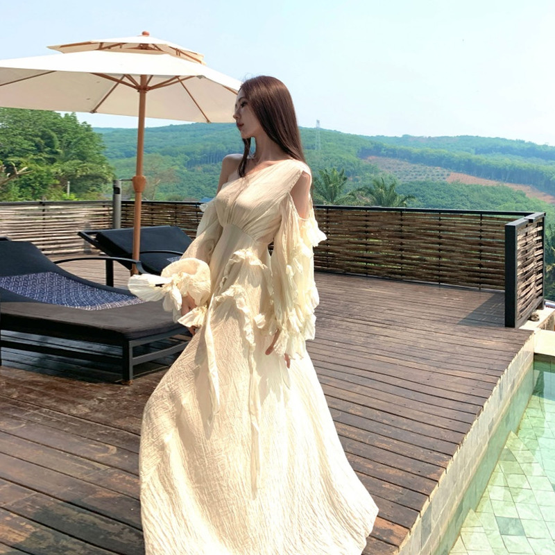 Yunnan Lijiang Dali Travel Outfit Erhai Photo Shoot Dress Off-Shoulder Lantern Sleeve Long Dress Seaside Vacation