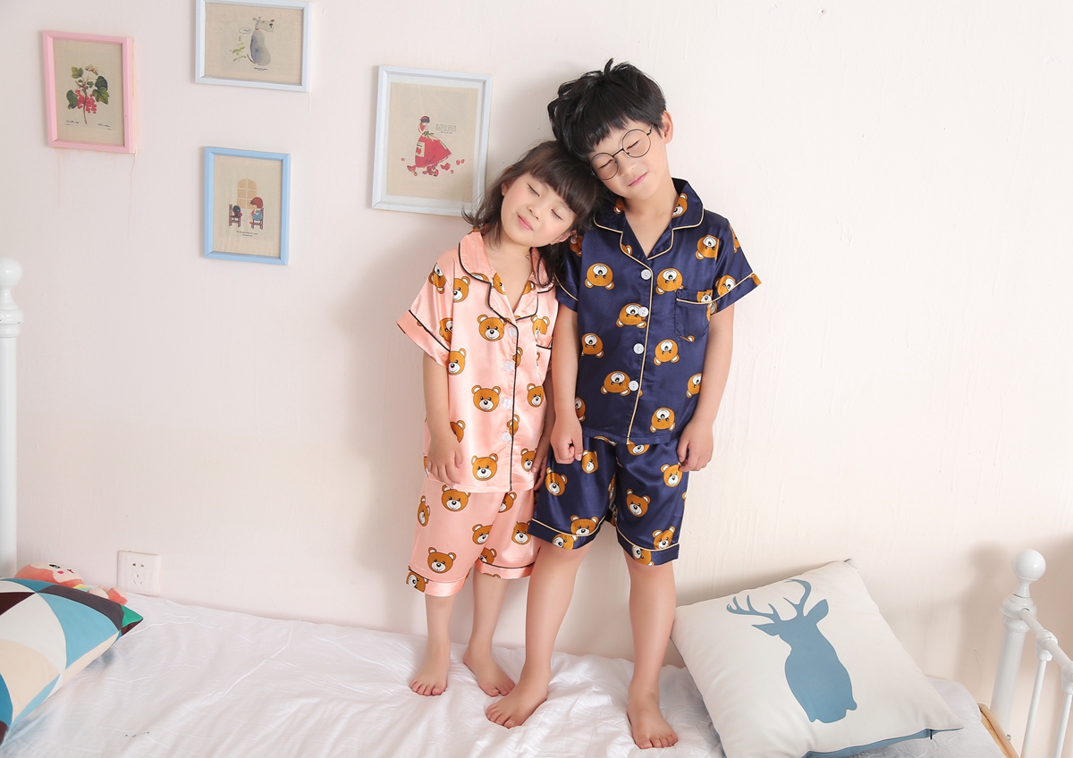 Mùa hè thanh niên vài băng lụa đồ ngủ ngắn tay áo mỏng bộ người đàn ông và phụ nữ lụa thực phụ huynh gia đình ba nhà dịch vụ đồ bộ mùa hè cho cả gia đình